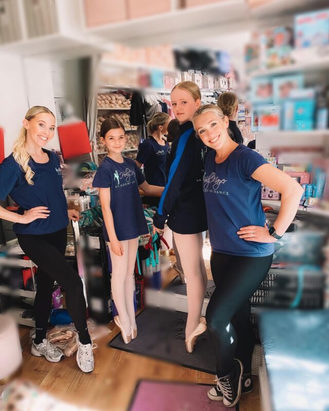 first pair of pointe shoes 🩰

thank you so much @balletboutiquelondon for helping our dancers get their first pair of pointe shoes🤍

•
#pointeshoefitting #balletboutique #londonballet